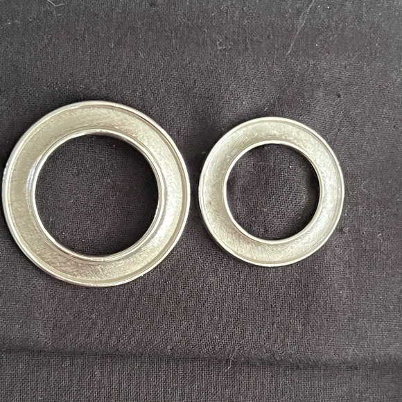 Two Crown Trifari Brooches - Picture 8 of 13